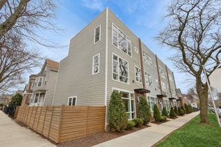 1855 N St Louis Avenue, Chicago, IL 60647