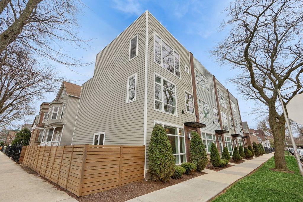 1855 N St Louis Avenue, Chicago, IL 60647