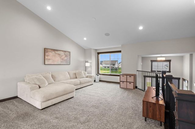 18591 Hexham Lane, Lakeville, MN 55044