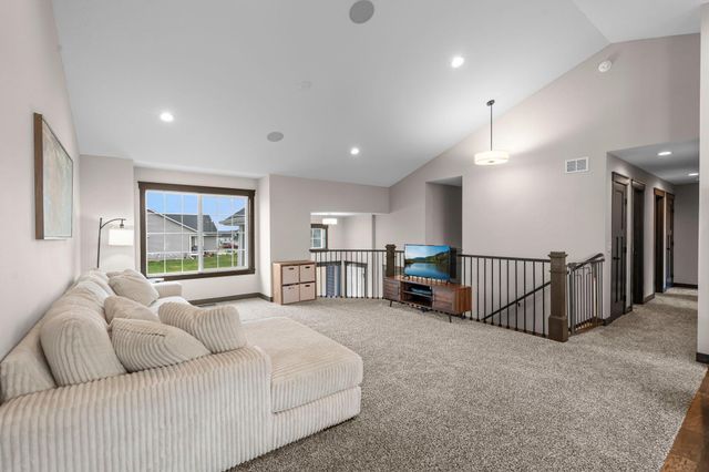 18591 Hexham Lane, Lakeville, MN 55044