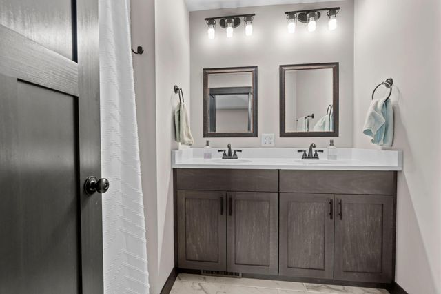 18591 Hexham Lane, Lakeville, MN 55044