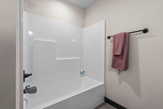 18591 Hexham Lane, Lakeville, MN 55044