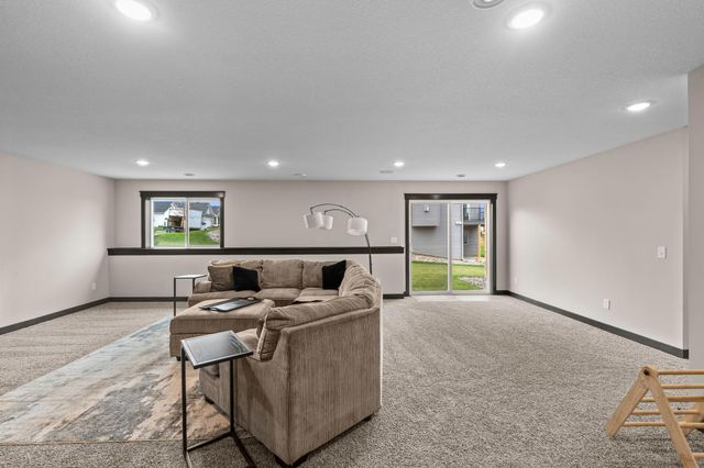 18591 Hexham Lane, Lakeville, MN 55044