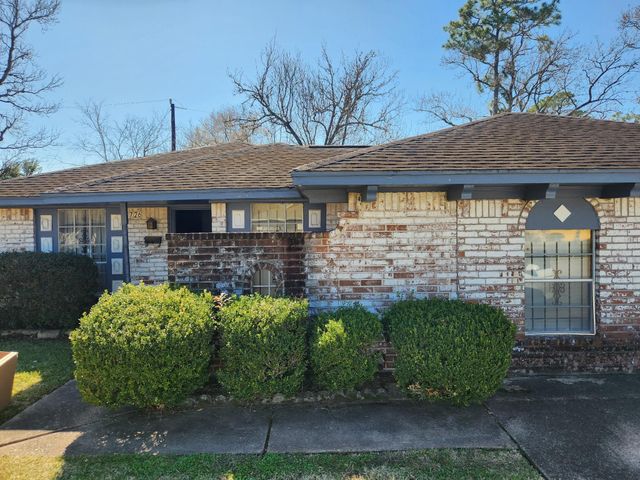 7726 Spinet Street, Houston, TX 77016