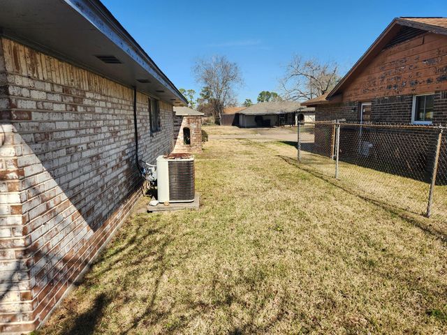 7726 Spinet Street, Houston, TX 77016