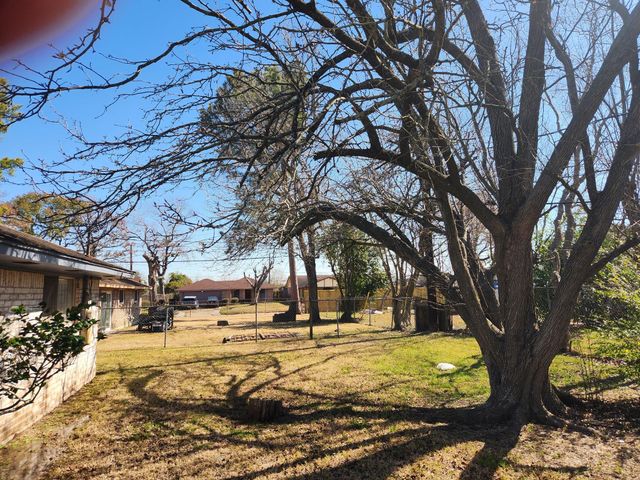 7726 Spinet Street, Houston, TX 77016