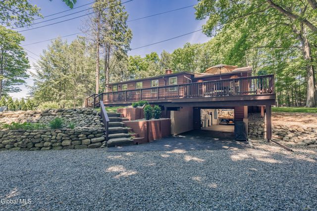 7104 Woods End Road, Galway, NY 12074