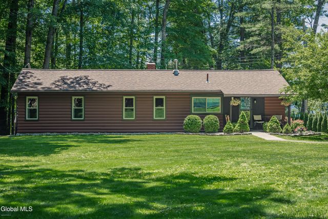 7104 Woods End Road, Galway, NY 12074