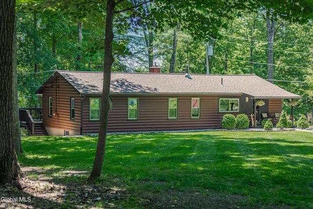 7104 Woods End Road, Galway, NY 12074