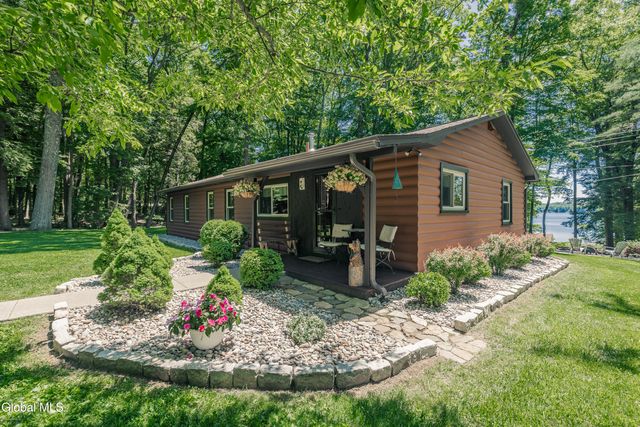 7104 Woods End Road, Galway, NY 12074