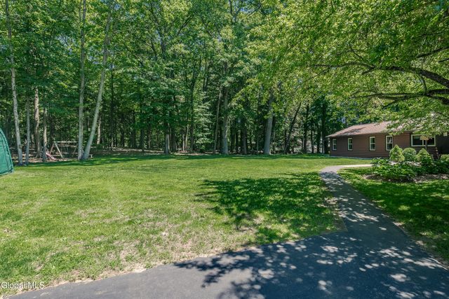 7104 Woods End Road, Galway, NY 12074