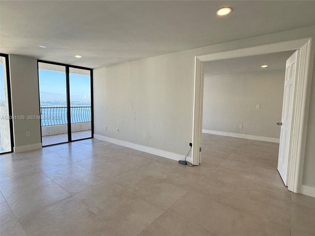 555 NE 15th St TS D, Miami, FL 33132