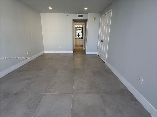 555 NE 15th St TS D, Miami, FL 33132