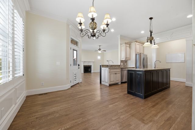 2926 Frank Robinson Dr, Murfreesboro, TN 37130