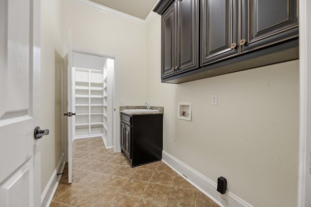 2926 Frank Robinson Dr, Murfreesboro, TN 37130