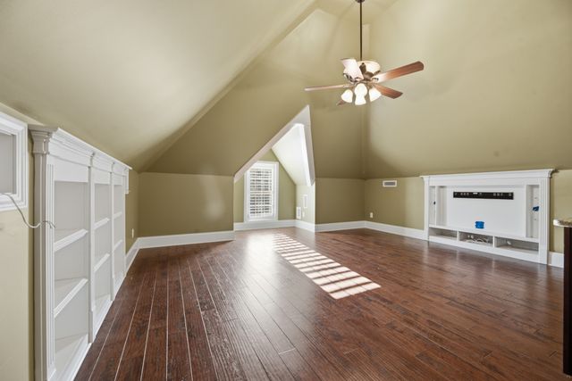 2926 Frank Robinson Dr, Murfreesboro, TN 37130
