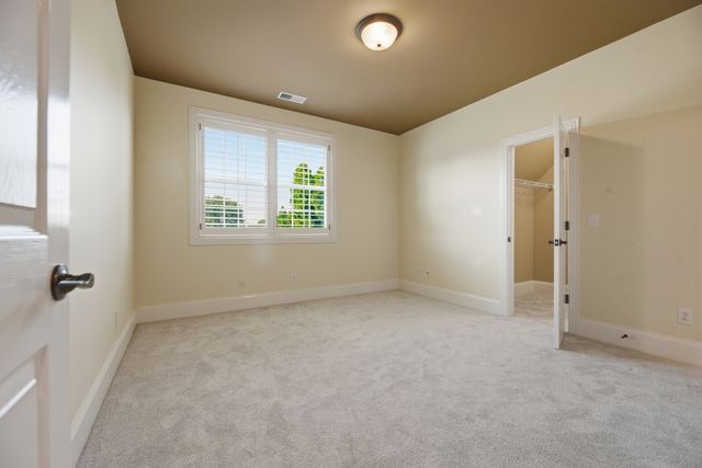 2926 Frank Robinson Dr, Murfreesboro, TN 37130