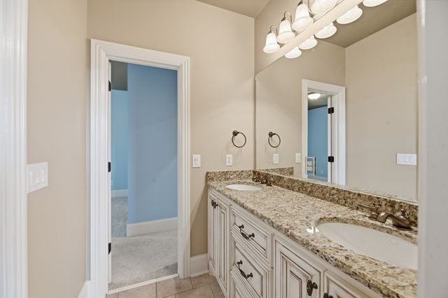 2926 Frank Robinson Dr, Murfreesboro, TN 37130
