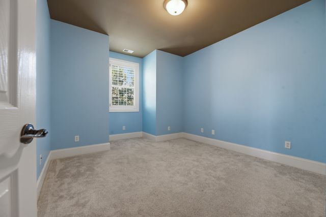 2926 Frank Robinson Dr, Murfreesboro, TN 37130