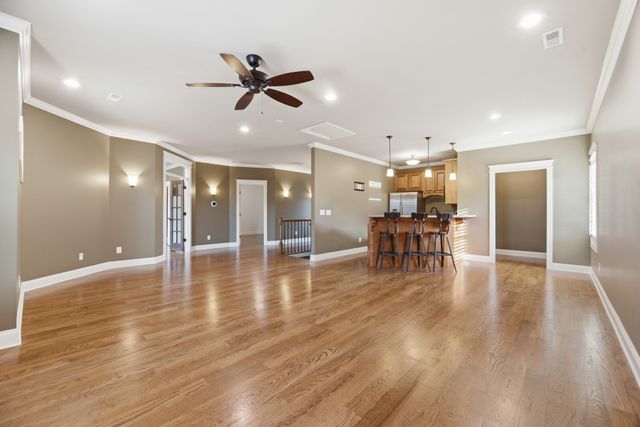 2926 Frank Robinson Dr, Murfreesboro, TN 37130
