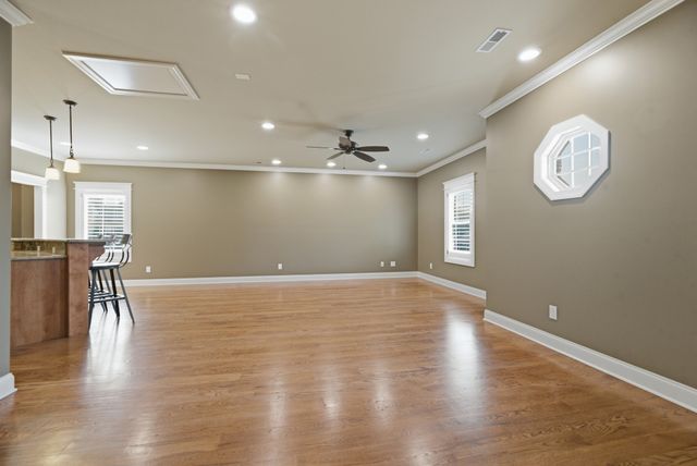 2926 Frank Robinson Dr, Murfreesboro, TN 37130