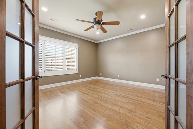 2926 Frank Robinson Dr, Murfreesboro, TN 37130