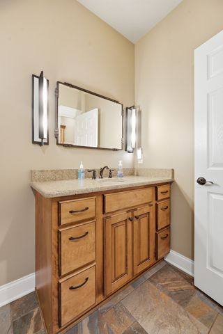 2926 Frank Robinson Dr, Murfreesboro, TN 37130