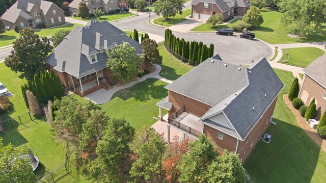 2926 Frank Robinson Dr, Murfreesboro, TN 37130