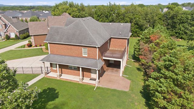 2926 Frank Robinson Dr, Murfreesboro, TN 37130