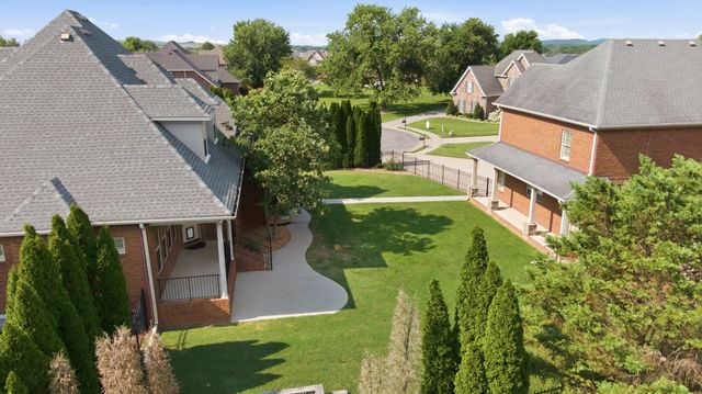 2926 Frank Robinson Dr, Murfreesboro, TN 37130