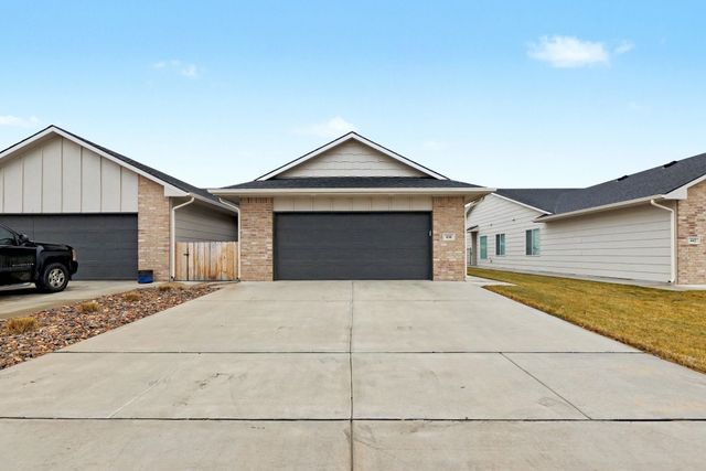 438 W Long Path Ct, Goddard, KS 67052