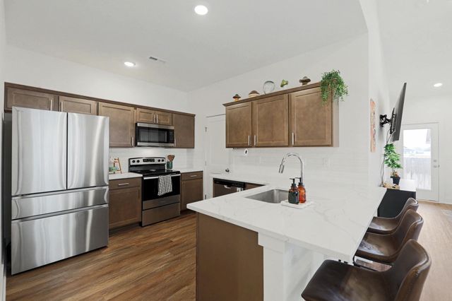 438 W Long Path Ct, Goddard, KS 67052