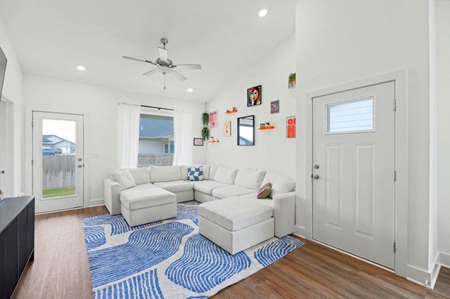 438 W Long Path Ct, Goddard, KS 67052