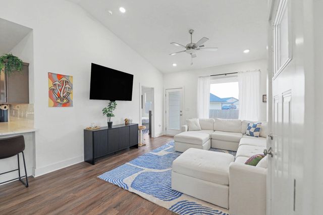 438 W Long Path Ct, Goddard, KS 67052