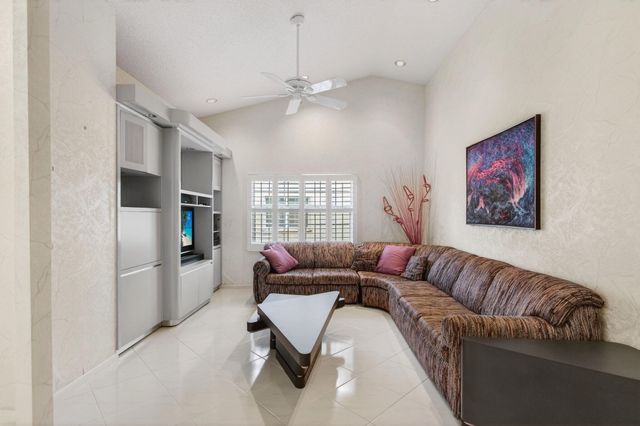 7808 Coral Lake Drive, Delray Beach, FL 33446