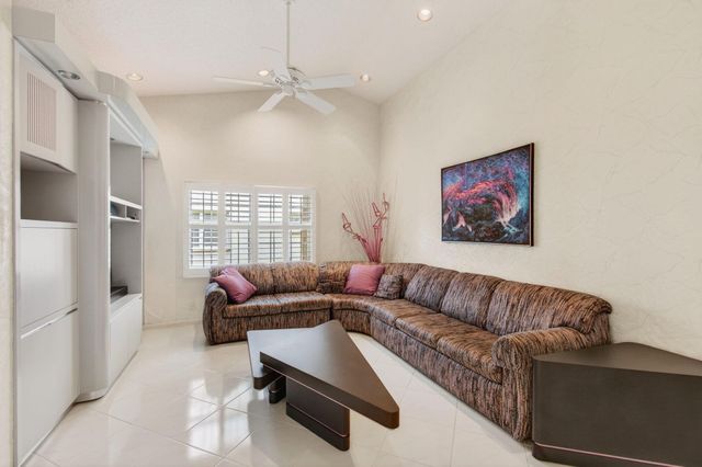 7808 Coral Lake Drive, Delray Beach, FL 33446