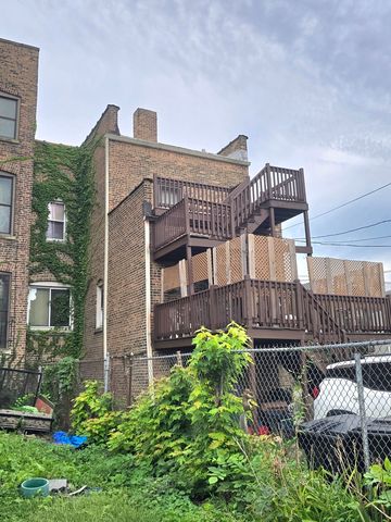 2214 W Washington Boulevard, Chicago, IL 60612