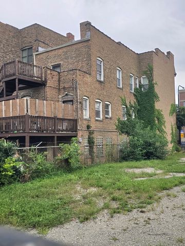 2214 W Washington Boulevard, Chicago, IL 60612