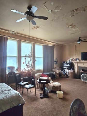 2214 W Washington Boulevard, Chicago, IL 60612