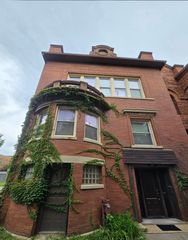 2214 W Washington Boulevard, Chicago, IL 60612
