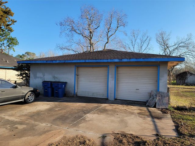 3 Ivy Court, Jones Creek, TX 77541