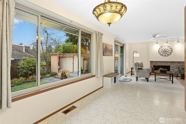 16602 NE 18th Street, Bellevue, WA 98008