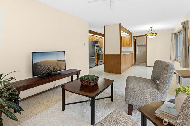 16602 NE 18th Street, Bellevue, WA 98008