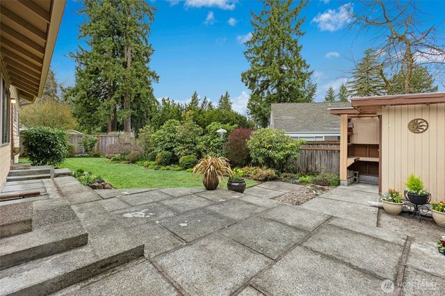 16602 NE 18th Street, Bellevue, WA 98008
