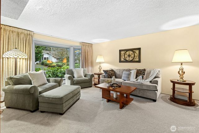 16602 NE 18th Street, Bellevue, WA 98008