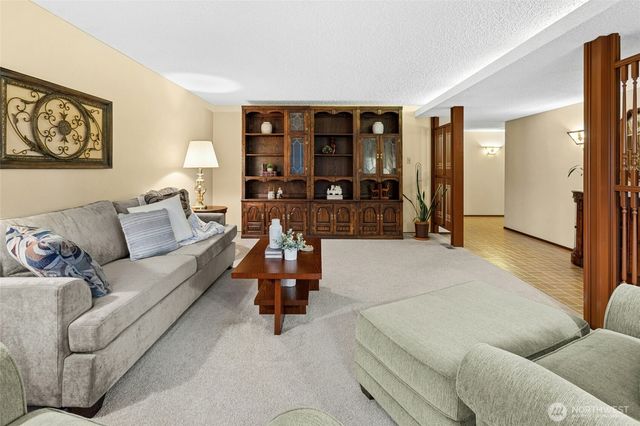 16602 NE 18th Street, Bellevue, WA 98008