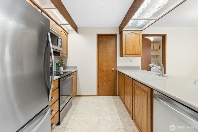 16602 NE 18th Street, Bellevue, WA 98008