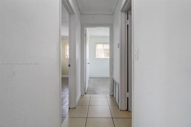 1160 NW 79th Ter, Pembroke Pines, FL 33024