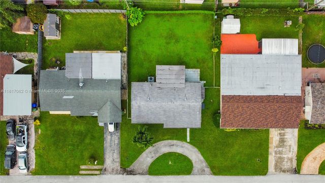 1160 NW 79th Ter, Pembroke Pines, FL 33024