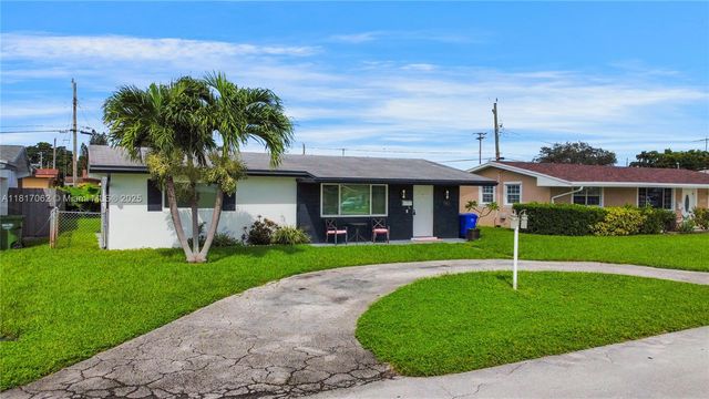 1160 NW 79th Ter, Pembroke Pines, FL 33024